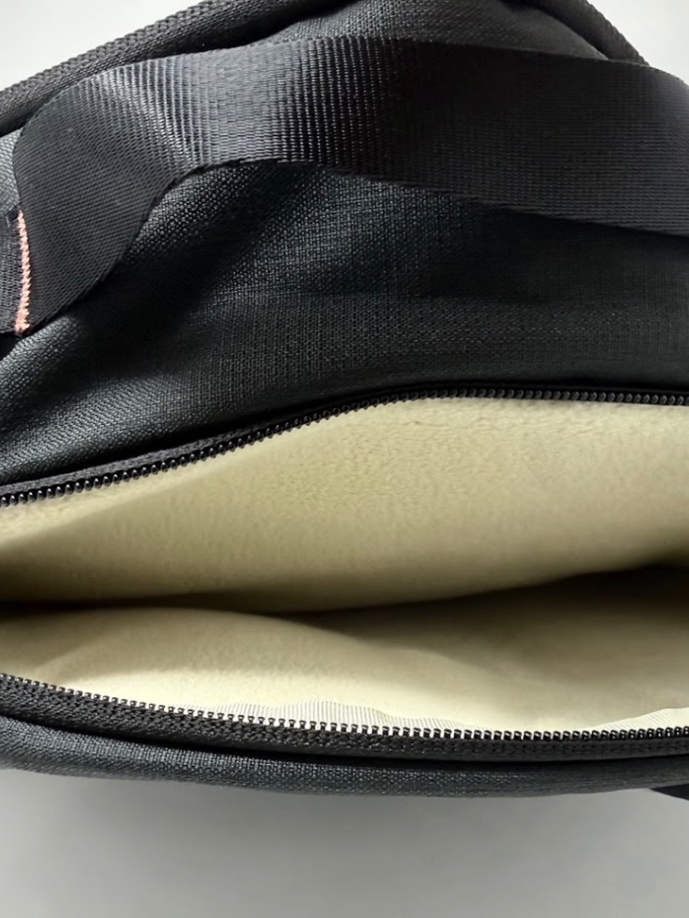 The North Face Isabella Transit Backpack Black Rose Gold 26L Laptop Bag NWT - Picture 4 of 7